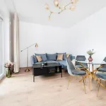 Premium Apartment Near Manufaktura 2 Bathrooms & Underground Parking Daire *