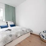Daire Premium Apartment Near Manufaktura 2 Bathrooms & Underground Parking