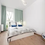 Daire Premium Apartment Near Manufaktura 2 Bathrooms & Underground Parking Łódź