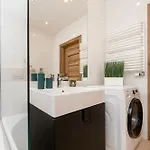 Premium Apartment Near Manufaktura 2 Bathrooms & Underground Parking Łódź