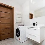 Premium Apartment Near Manufaktura 2 Bathrooms & Underground Parking *