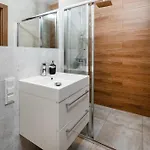 Manufaktura - Prestiz Z Garazem Podziemnym I Dwoma Lazienkami Lodz
