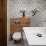 Premium Apartment Near Manufaktura 2 Bathrooms & Underground Parking Daire *