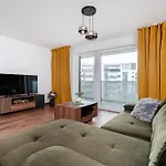 Premium Apartment Near Manufaktura 2 Bathrooms & Underground Parking Łódź