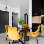 Premium Apartment Near Manufaktura 2 Bathrooms & Underground Parking * Łódź
