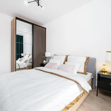 아파트 Premium Near Manufaktura 2 Bathrooms & Underground Parking 우치