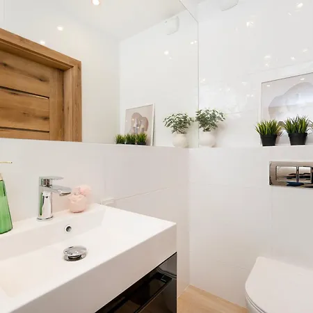 Manufaktura - Prestiż Z Garażem Podziemnym I Dwoma łazienkami Apartament *