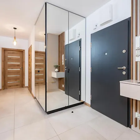 Manufaktura - Prestiż Z Garażem Podziemnym I Dwoma łazienkami Apartament