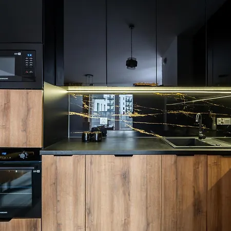 Manufaktura - Prestiz Z Garazem Podziemnym I Dwoma Lazienkami * Λοτζ