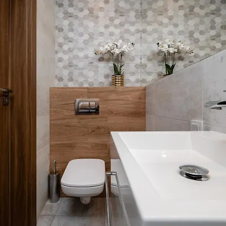 Manufaktura - Prestiż Z Garażem Podziemnym I Dwoma łazienkami Apartament *