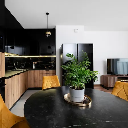 Premium Near Manufaktura 2 Bathrooms & Underground Parking