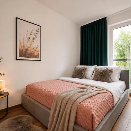 Premium Near Manufaktura 2 Bathrooms & Underground Parking Apartment *