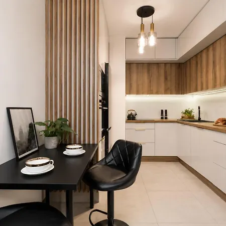 Premium Near Manufaktura 2 Bathrooms & Underground Parking *