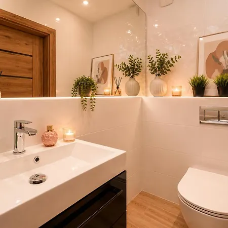 Premium Near Manufaktura 2 Bathrooms & Underground Parking *