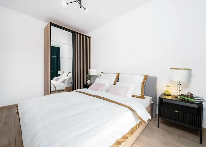 Διαμέρισμα Manufaktura - Prestiz Z Garazem Podziemnym I Dwoma Lazienkami Λοτζ