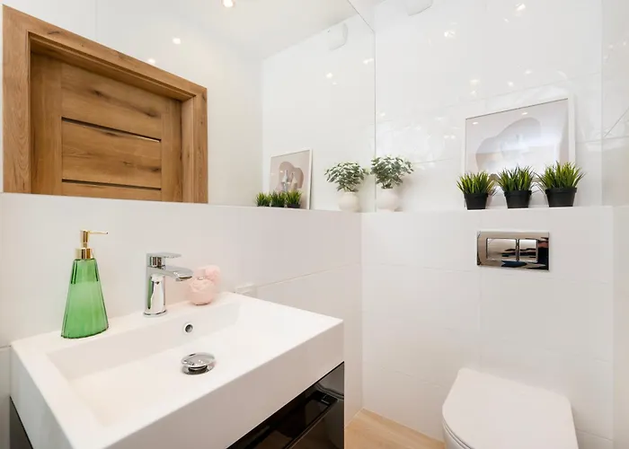 Manufaktura - Prestiz Z Garazem Podziemnym I Dwoma Lazienkami Διαμέρισμα *