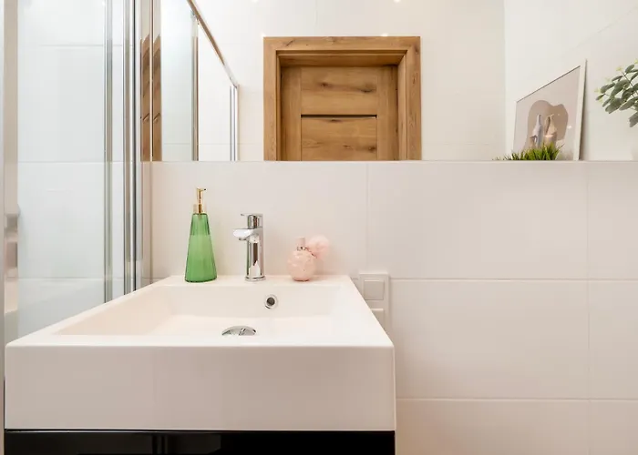 Manufaktura - Prestiz Z Garazem Podziemnym I Dwoma Lazienkami شقة