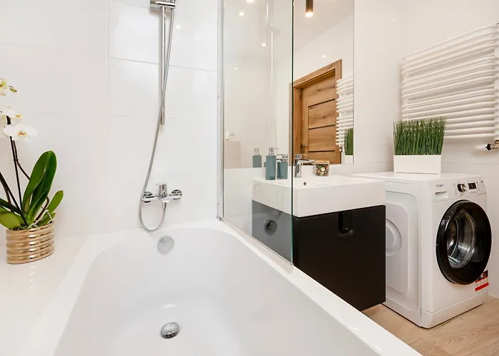 Manufaktura - Prestiz Z Garazem Podziemnym I Dwoma Lazienkami شقة وودج