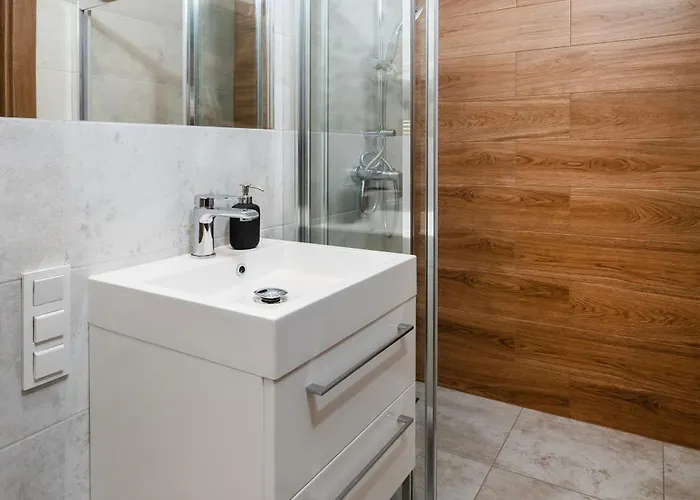 Manufaktura - Prestiz Z Garazem Podziemnym I Dwoma Lazienkami Λοτζ